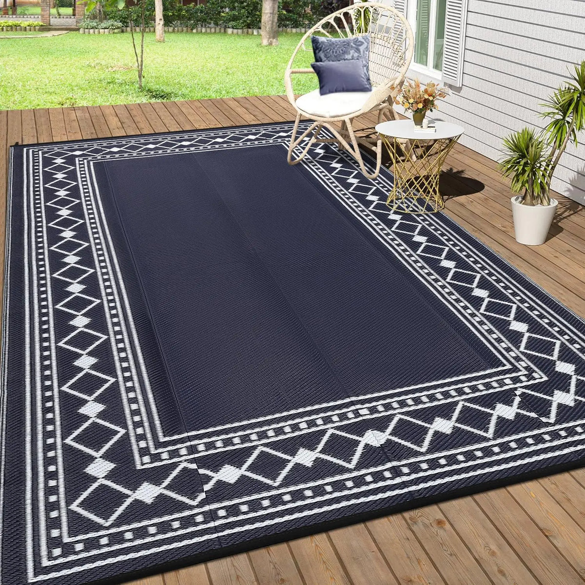 Reversible Outdoor Patio Rug 8' x 10' – Waterproof Plastic Straw Mat, Black & White