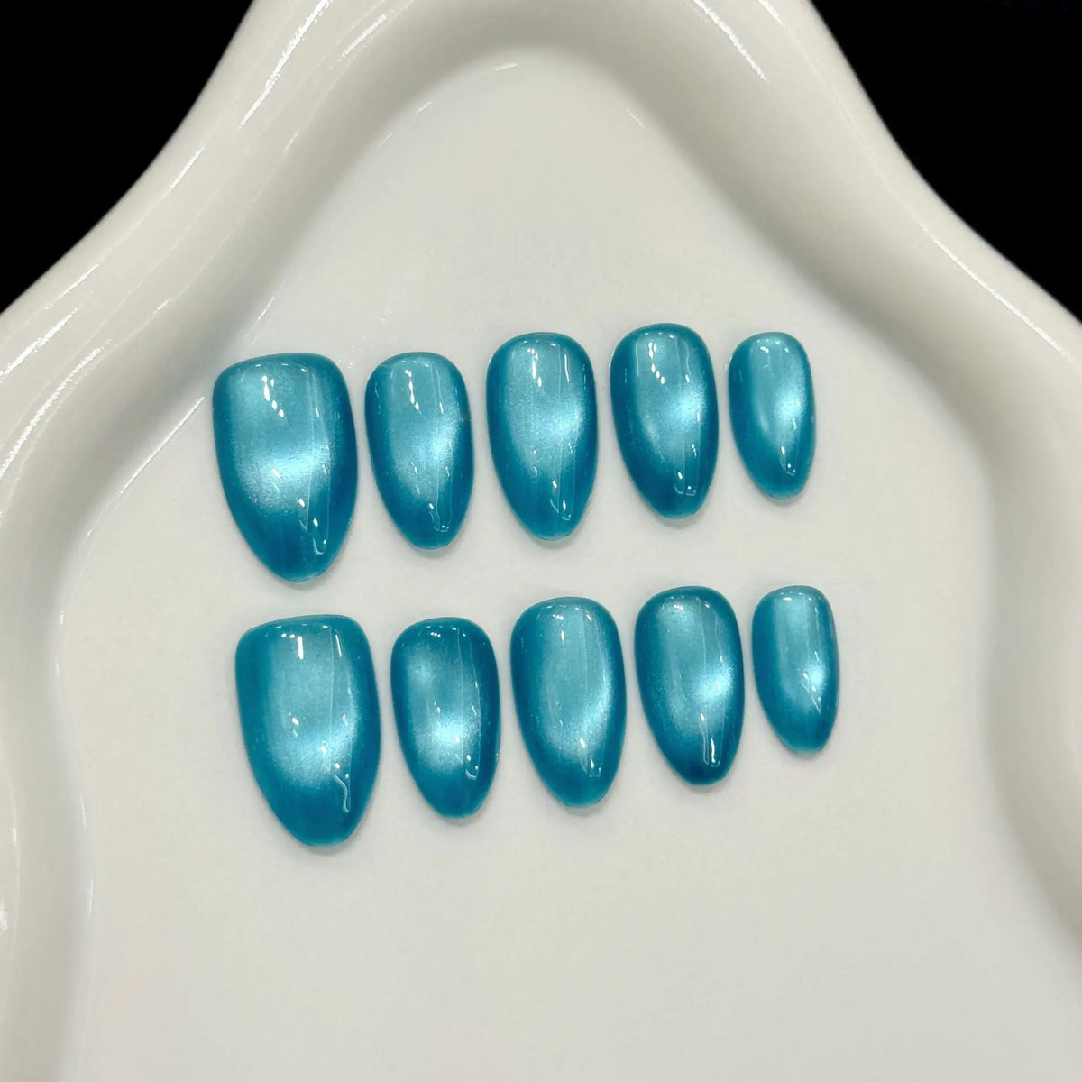 Handmade Cat-Eye Press-On Nails, 10 pcs (Short Almond, Sized XS-L)