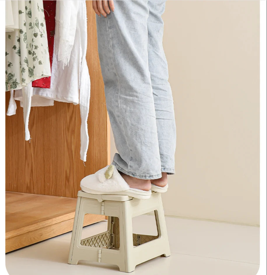 Foldable Portable Stool – Lightweight Camping & Step Stool with Carry Handle