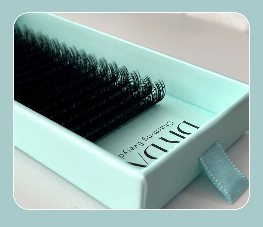 Soft Volume Individual Lash Extensions – 16-Row Mixed-Length Tray